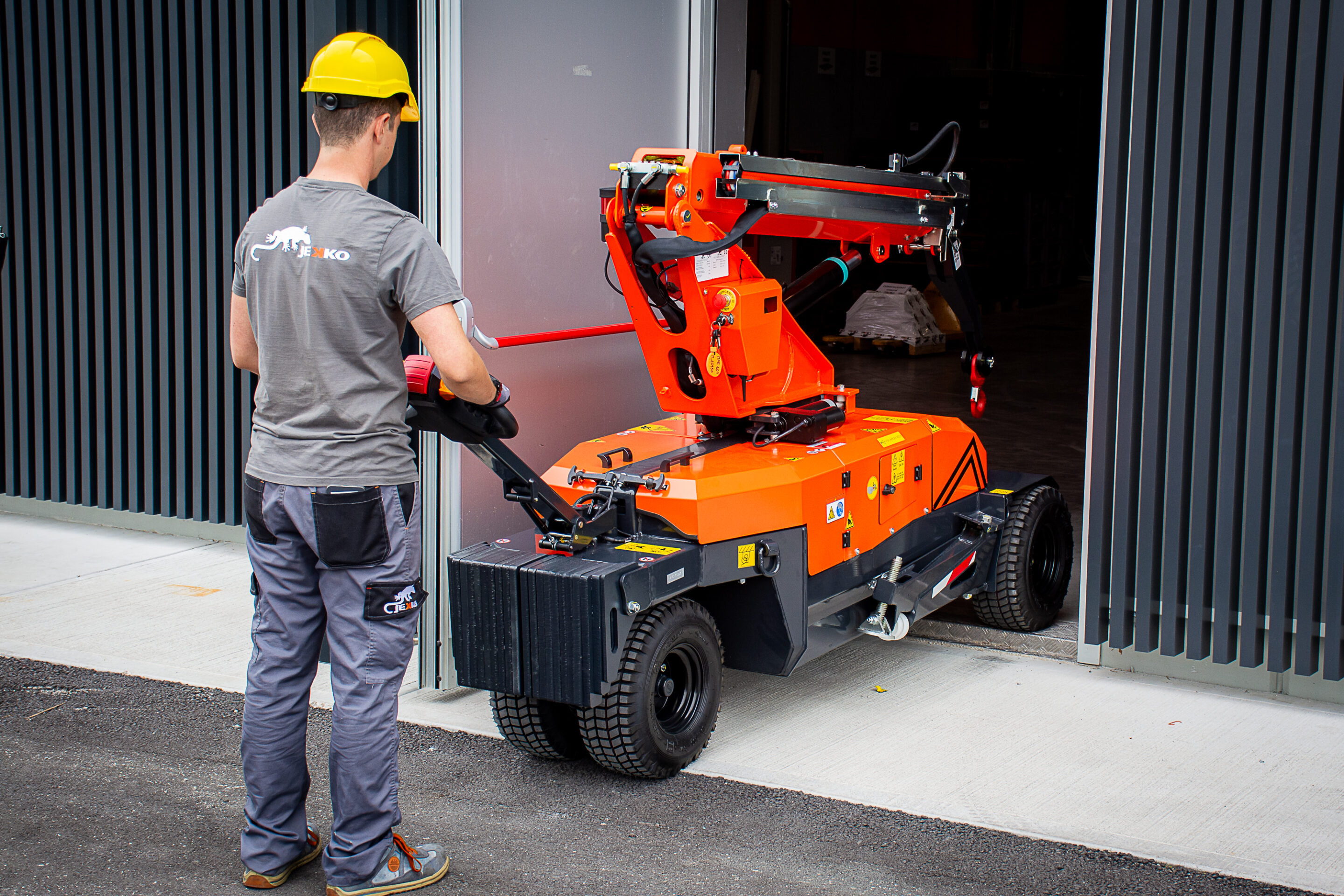 MPK10.2 enetering a door