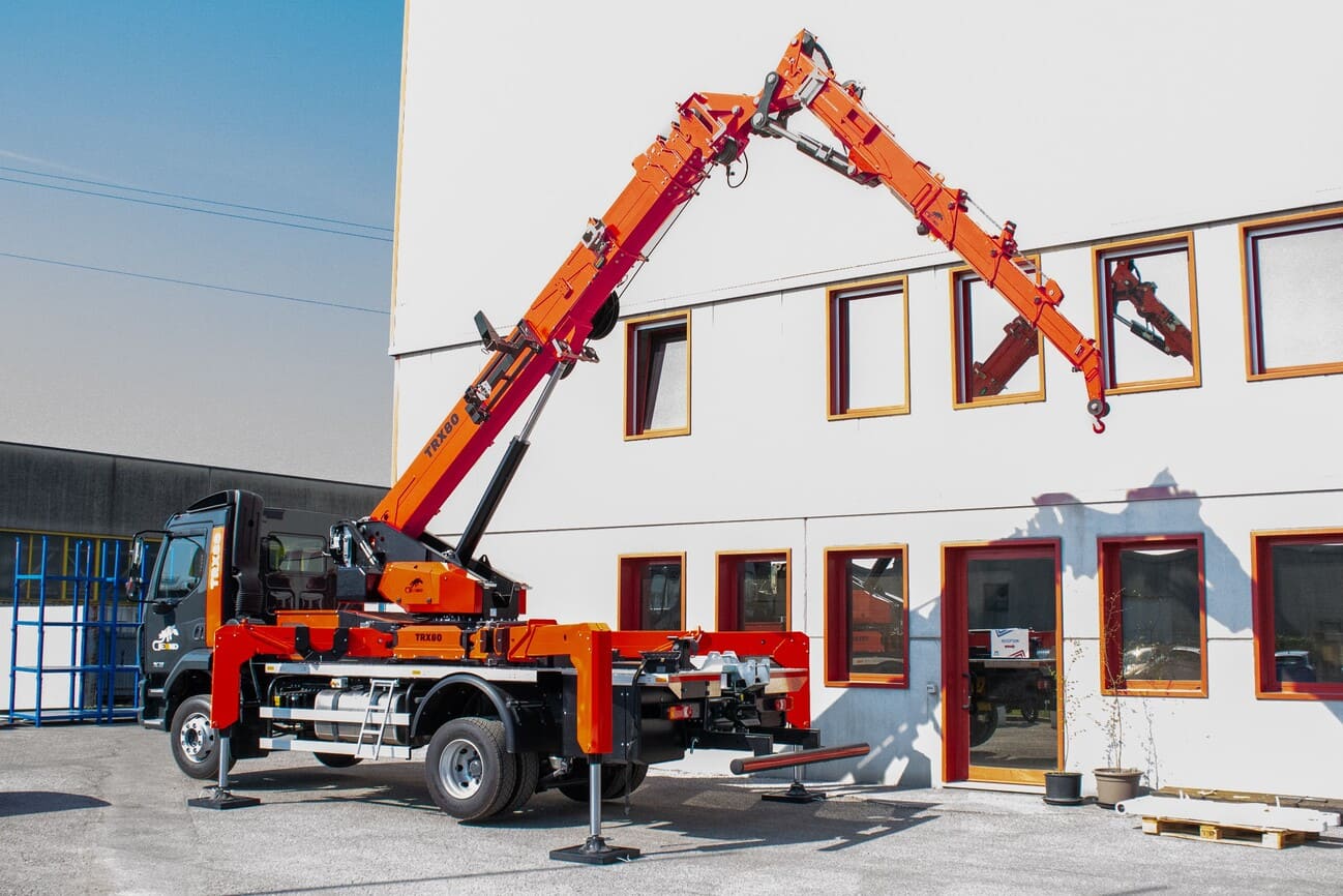 jekko-trx80-heavy-duty-crawler-crane-side-profile