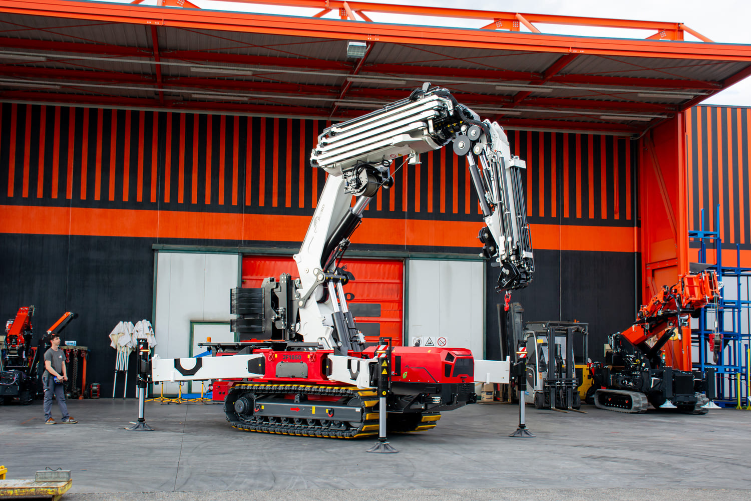 jekko-jf1050-hybrid-crane-external-power-sockets